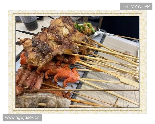 菲利克斯刚晒新表，结果去路边摊排队吃烤串，我笑懵了